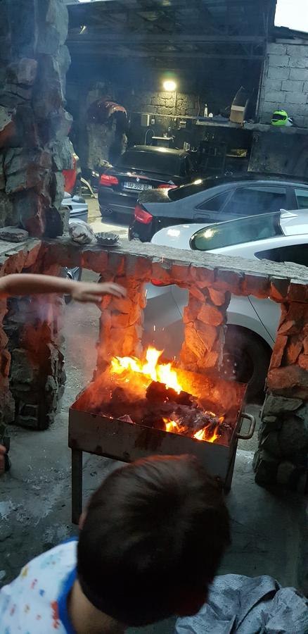 Homestay Chkonia Batumi Esterno foto